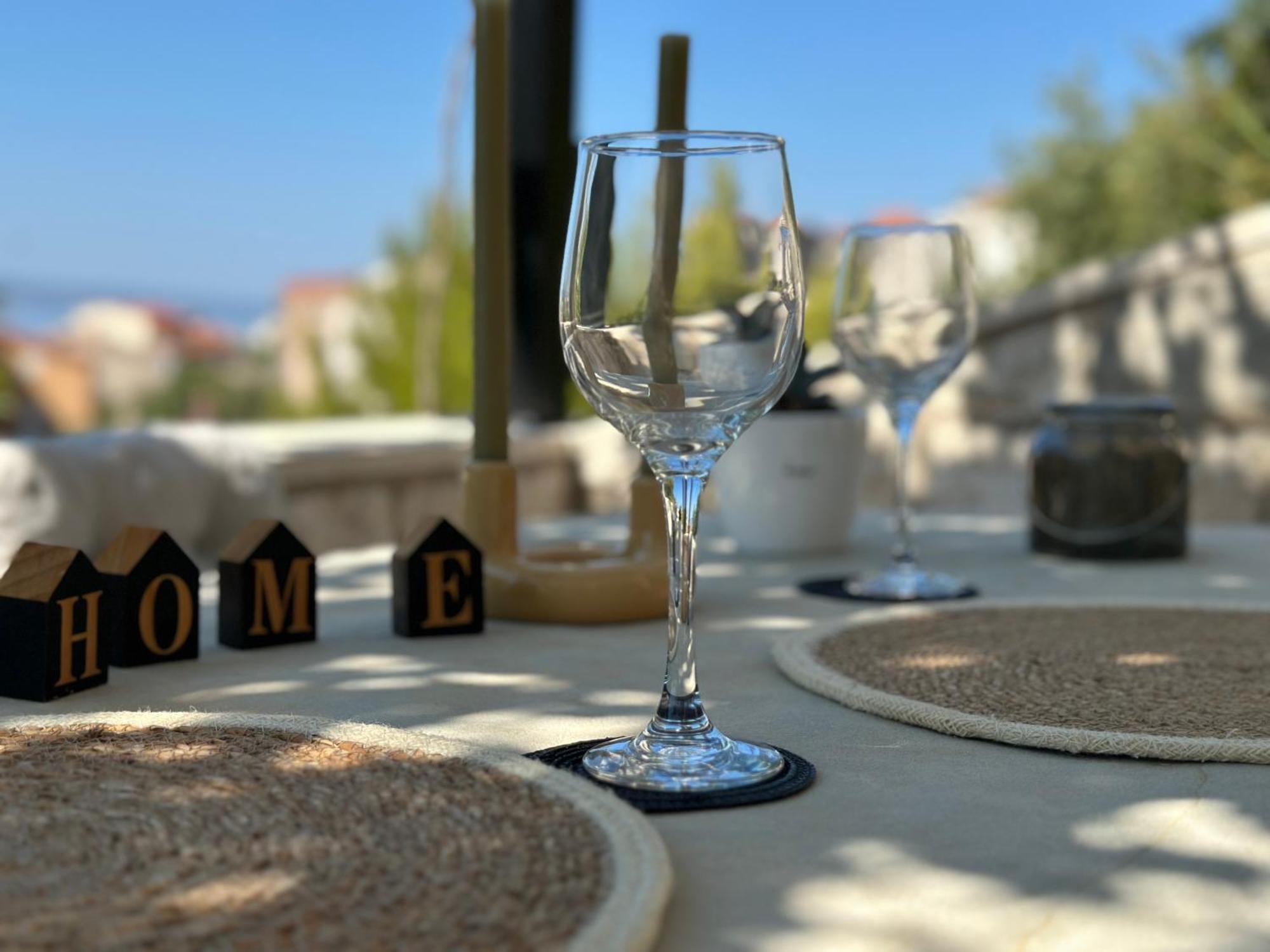 Romantic Stone- Studio Apartman Омиш Экстерьер фото