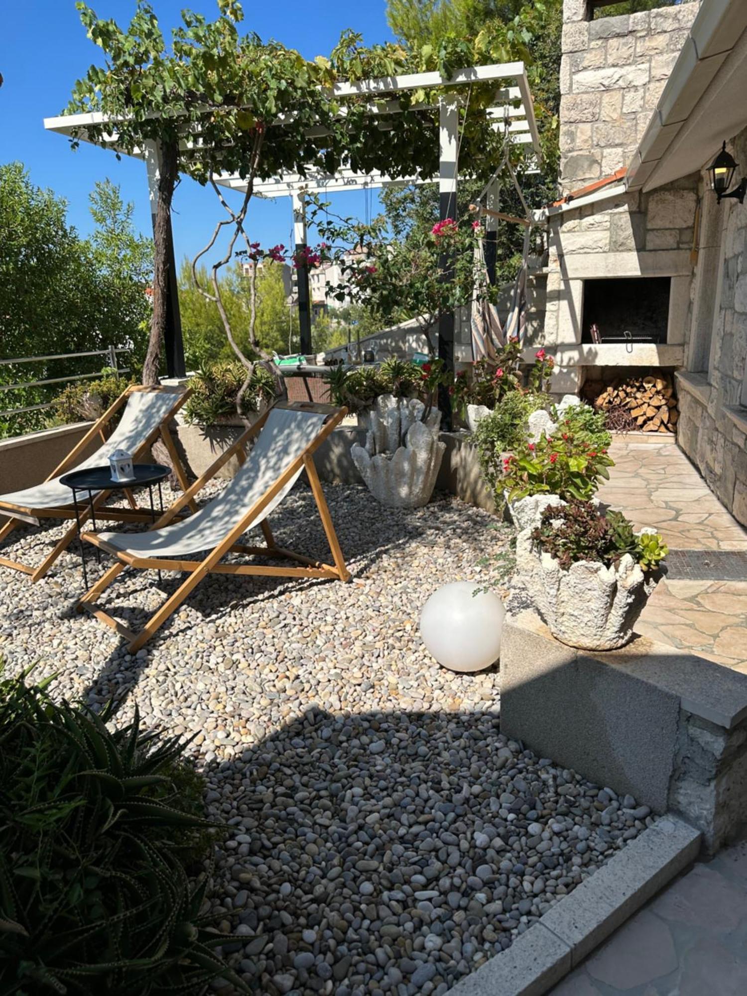 Romantic Stone- Studio Apartman Омиш Экстерьер фото
