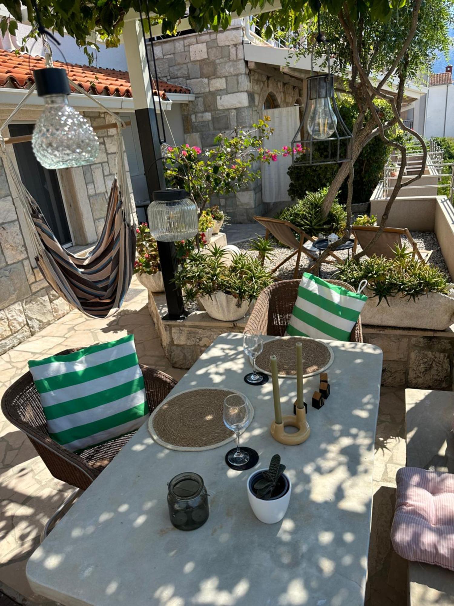 Romantic Stone- Studio Apartman Омиш Экстерьер фото