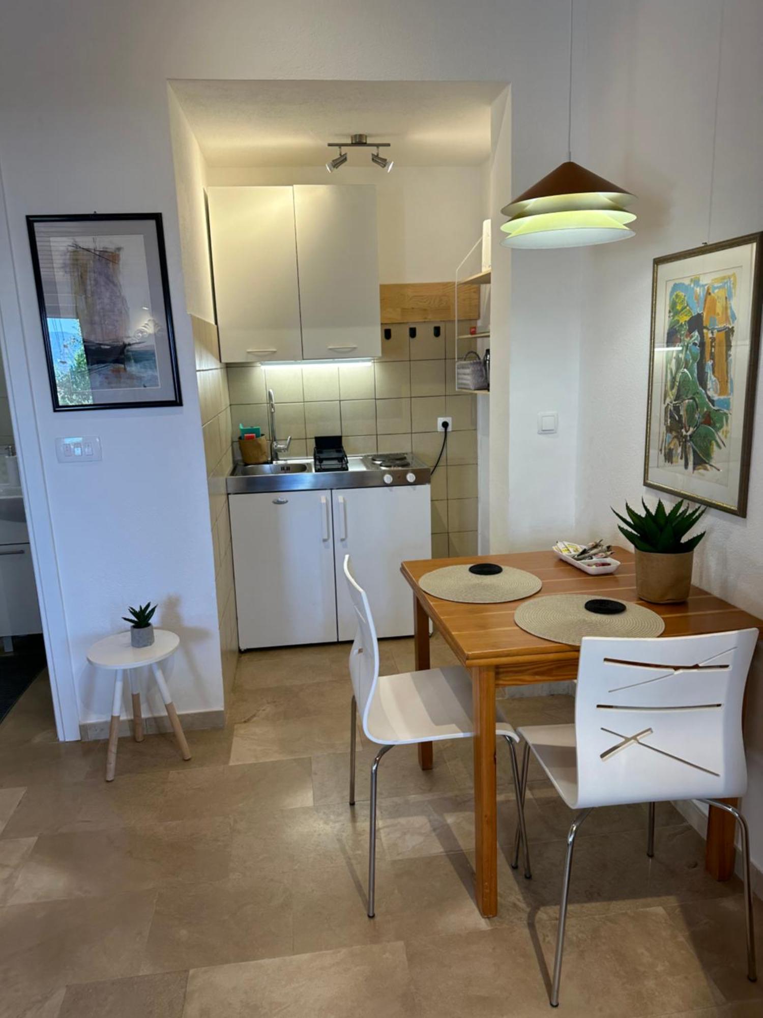 Romantic Stone- Studio Apartman Омиш Экстерьер фото